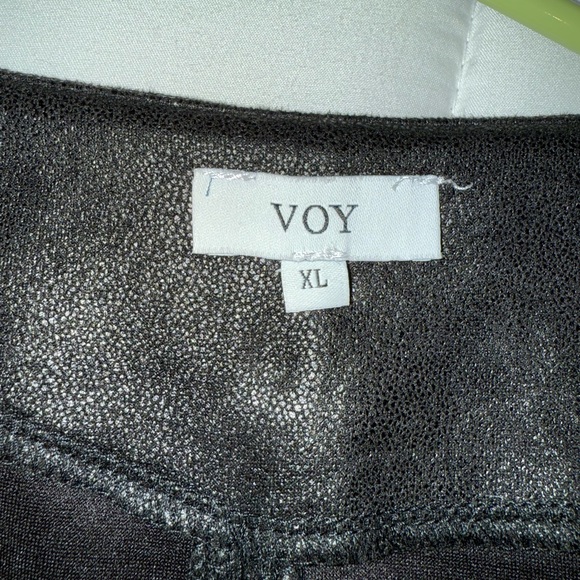 Voy Women’s size XL Black Faux Leather V neck Top with Ruffled Sleeves - Picture 4 of 6